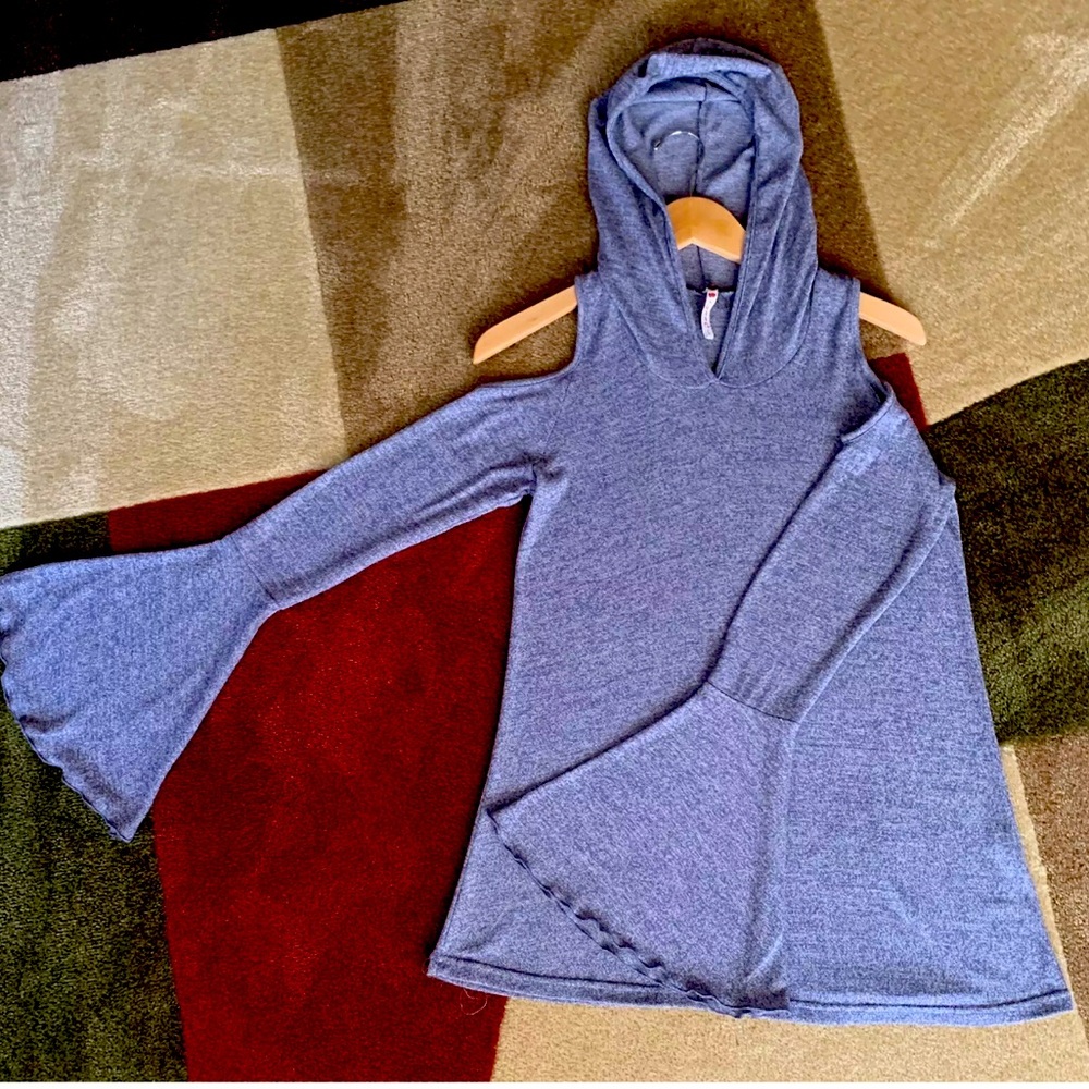 🌹NWOT VTG Women’s Poof Hooded Knit Tunic Long Bell Sleeve Blue Sweater Size L